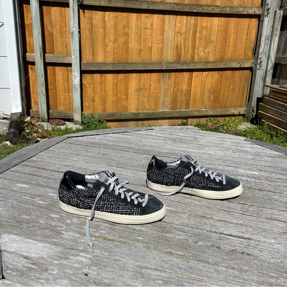 P448 John Paisley Lace Up Low Top Sneakers size 39 9 US - Picture 1 of 12